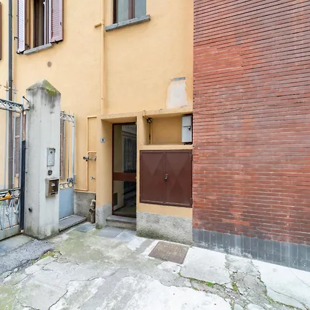 Bronze Studio In By Wonderful Italy Apartment