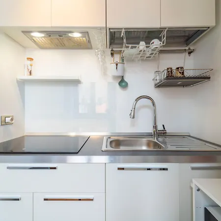 Bronze In By Wonderful Italy Apartment